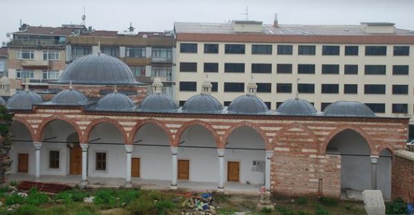 Esekap� Medresesi, Vak�flar Genel M�d�rl��� taraf�ndan adete yeniden in�a edildi.