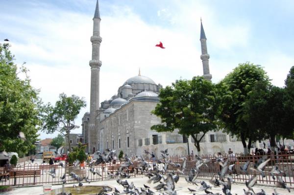 Fatih Camii restore edildikten sonra bu hale geldi.