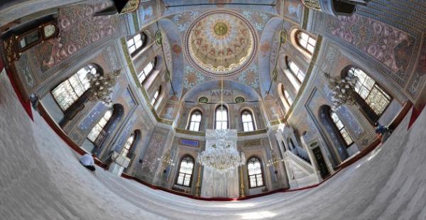 Pertevniyal Camii restore edildikten sonra bu hale geldi.