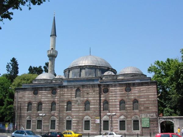 Be�ikta�'taki Sinan Pa�a Camii restore edilmeden �nce bu haldeydi.