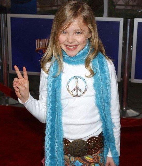 Sekiz yandayken The Amityville Horror (Dehet Soka) filmiyle nlenen Chloe Moretz en ok Kick-Ass (Gster Gnn) filmleriyle tannyor.