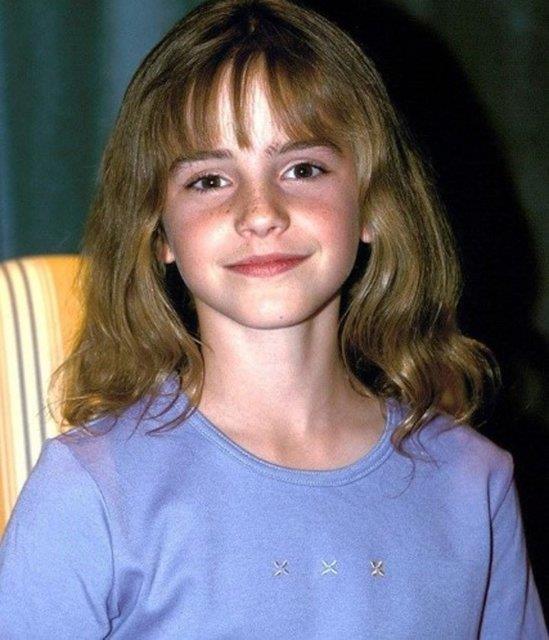 Emma Watson, Harry Potter filminin semelerine katldnda dokuz yanda ok tatl bir ocuktu. Oyuncu seimlerini yapan ekibin ilk dikkatini eken, onun zgvenli ve olgun tavrlaryd.