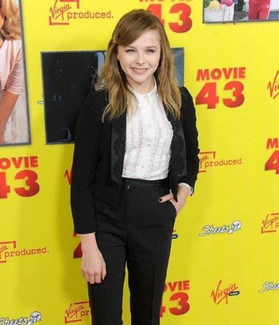 u anda 17 yanda olan Chloe'yi yaknda Denzel Washington ile birlikte rol ald The Equalizer ve Charlize Theron ile birlikte oynad Dark Places adl filmlerde izleyeceiz.