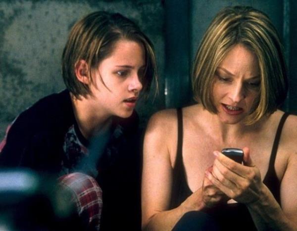 Kristen Stewart, 2002 ylnda Jodie Foster ile birlikte oynad Panic Room (Panik Odas) filmindeki rolyle mehur oldu. 12 yandayken erkek Fatma gibiydi!