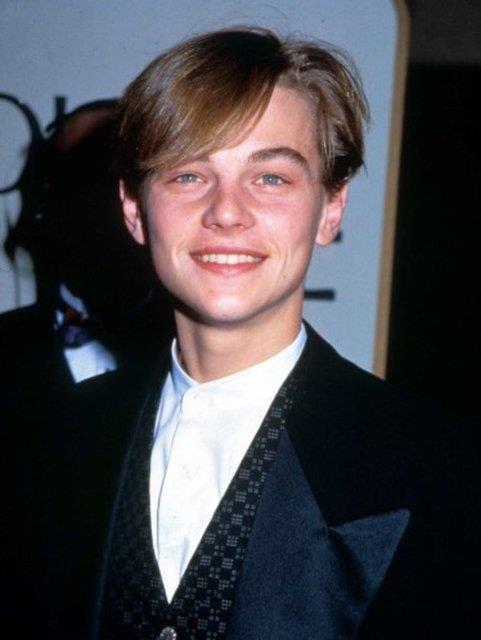Bu fotorafta 1990 ylndaki hlini grdmz Leonardo DiCaprio, This Boy's Life (Bu ocuun Hayat) adl filmle n kazand. Ardndan What's Eating Gilbert Grape (Gilbert'in Hayalleri) adl filmdeki rolyle gz dolduran oyuncu nitelikli performansyla