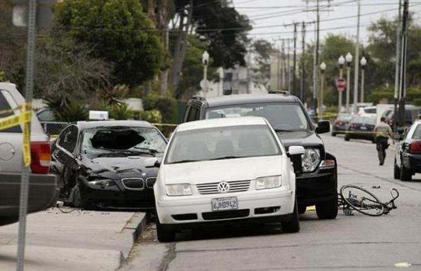 Elliot Rodger'a otizmin ileri bir tr olan Asperger Sendromu tehisi konulduu, bu nedenle de sosyal etkileimde zorluk ektii belirtiliyor.