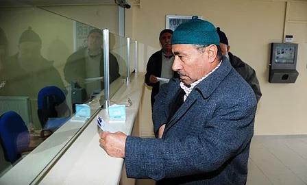 4. Dakikalarca yaknmaktan dilleri kurumu teyzeleri, amcalar dinleyeceksiniz