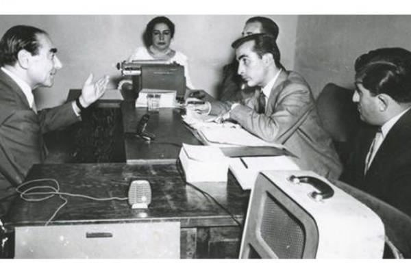 Dnemin Babakan Adnan Menderes anayasay ihlal etmek, rtl denei usulsz harcamak, 6-7 Eyll Olaylar ve Vatan Cephesi kurmak gibi sulamalarla yargland. Yarglama ncesi alnan ifadeler fotoraf karelerine bu ekilde yansd.