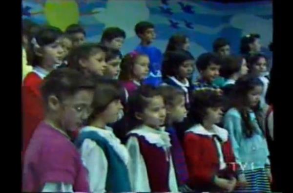 <p>29. TRT Ankara ocuk Korosu </p>  Bunun talyan versiyonu vard, o ok tutunca bizimkiler neden biz de yapmayalm dediler... Yapmayalard iyiydi...