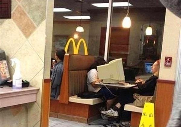 "Bedava internet, ite bunu seviyorum"