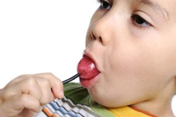 Bir eyin tadn alabilmek iin, o eyin tkrnzde znmesi gerekmektedir. (Dilinizi kurutup bir yiyecekten tat almay deneyin).