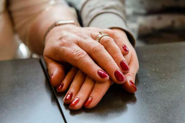 Deriniz, en byk organnzdr. Yetikin bir erkein derisi esnetilirse 1.8 metrekare alan kaplar.