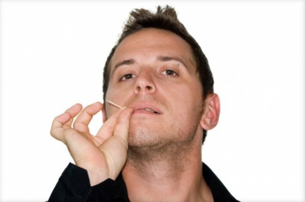 K�rdanlarla i�inizi kolayla�t�rabilirsiniz: E�er di� ipi kullanam�yorsan�z k�rdan di�lerinizin aras�ndaki g�da par�alar�n� ��karmada i�e yarayacakt�r.