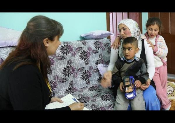 Bengi, Ar'da AK Parti'nin elindeki belediye hizmetlerinin mahallelerine neredeyse hi uramadn anlatt, ancak buna ramen "Biz oyumuzu Hasan Arslan'a deil Tayyip Erdoan'a veriyoruz. Tayyip dedin mi akan sular durur" diye konutu.