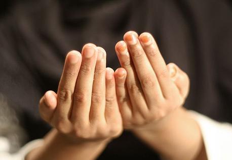 <p><b>Cuma haftann, ramazan yln, hac ise mrn lsdr</b></p>    "Toplamak, bir araya getirmek"anlamndaki (cem') kknden tretilmi bir isim olan cum'a (cumua, cumaa) kelimesi, ayn zamanda Kur'n- Kerim'in 62 sresi'nin de addr.