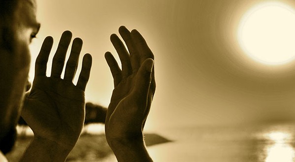 -Drt gecenin gndz de gecesi gibi faziletlidir. Allah tel, o gnlerde dua edenin isteini geri evirmez, onlar mafiret eder ve onlar bu gnlerde bol ihsana nail olurlar.