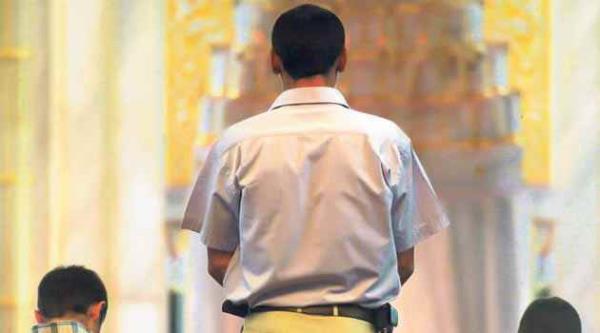 -Cuma gn veya gecesi len mmin, ehid olur, kabir azabndan kurtulur. [Ebu Nuaym]