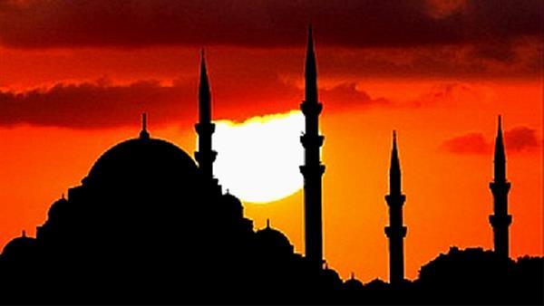 -Snnet ve mekruh olduu bildirilen bir ii yapmamaldr! Bunun iin Cuma gn orucu perembe veya cumartesi ile birlikte tutmaldr!(Redd-l Muhtar)