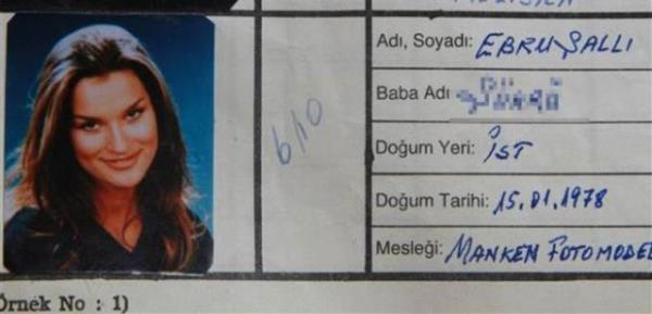 Odann bal bulunduu stanbul Esnaf ve Sanatkarlar Birlii (STESOB) Bakan Faik Ylmaz, yelere, kayyuma devredildikten sonra kapanma tehlikesi yaayan odaya sahip kmalar arsnda bulundu.