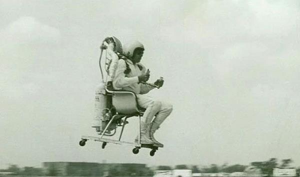 <p><b>3. Sandalyeye balanm 47 roket ile kendisini uzaya frlatmaya alrken lmek</b></p>  Wang Hu, 16. yzyl