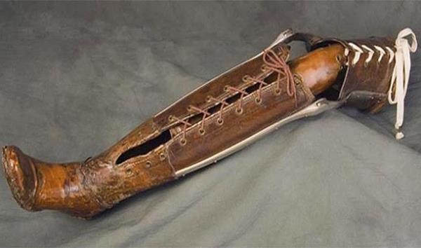 <p><b>14. Kendi tahta ayan ile dvlerek ldrlmek</b></p>  Sr Arthur Aston, 1649