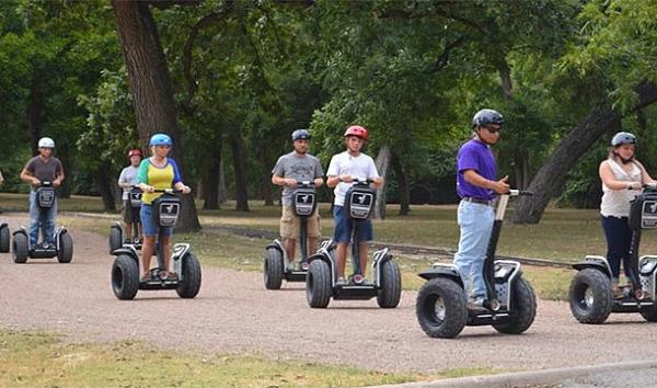 <p><b>22. Segway' icat edip, onunla uurumdan aaya derek lmek</b></p>  Jimi Heselden, 2010