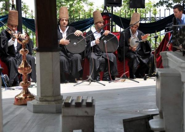 Yetkililer, dnn protokole aykr olduunu belirterek, "Bu dn orada doru olmam" yorumunda bulundu.