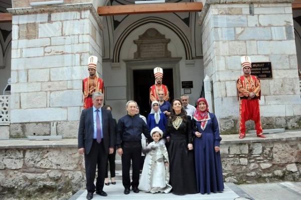 Vali Yardmcs zcan'n gsterili dnn ardndan ya haddi nedeniyle emekli olduu renildi.