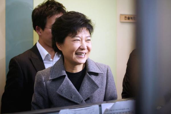 11) Geun-hye Park Grevi: Gney Kore Devlet Bakan Ya: 62 lkesi: Gney Kore