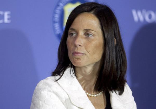 69) Adena Friedman Grevi: NASDAQ Ebakan Ya: 44 lkesi: ABD