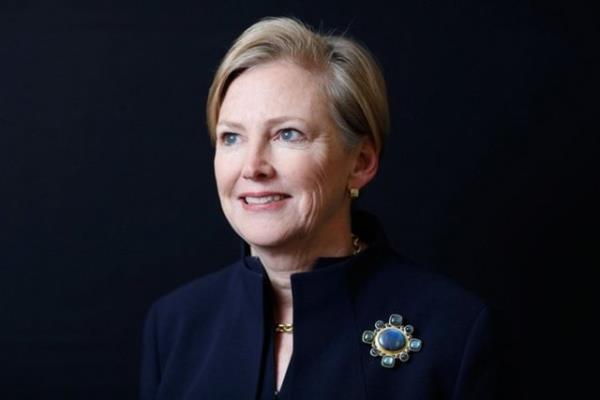 31) Ellen Kullman Grevi: EI du Pont de Nemours CEO'su Ya: 58 lkesi: ABD