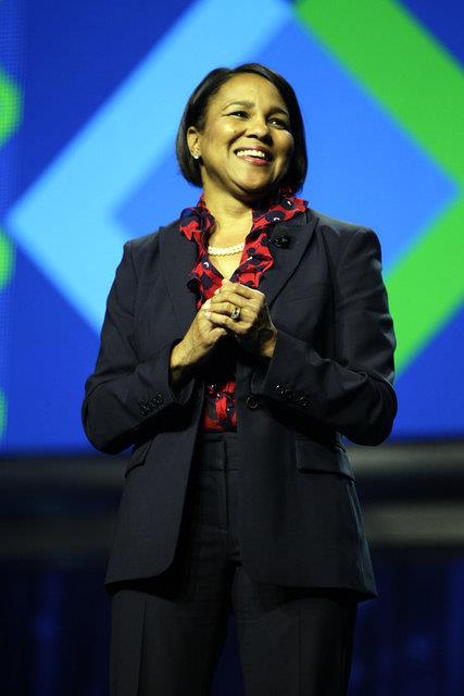 64) Rosalind Brewer Grevi: Sam's Club CEO'su Ya: 51 lkesi: ABD