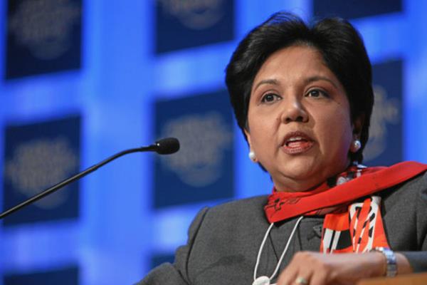 13) Indra Nooyi Grevi: PepsiCo CEO'su Ya: 52 lkesi: ABD