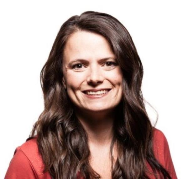 48) Amy Hood Grevi: Microsoft Mali ler Mdr Ya: 42 lkesi: ABD