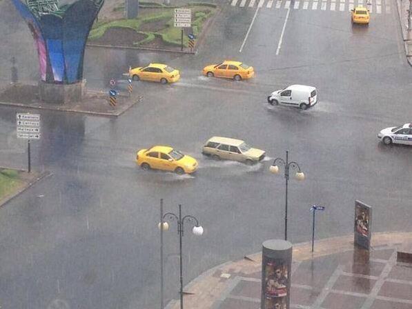 Ankara'da lodos etkili, deniz hafif dalgal� ve deniz suyu s�cakl��� 22 C civar�nda..:)