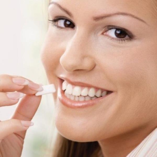 T�k�r�k a��z kokusu ile sava�man�n en kolay yoludur. ��inde yemek par�ac�klar�n� yerinden s�k�p mideye g�nderecek g��l� enzimler, g��l� bakteri �ld�r�c� antibiyotikler vard�r.