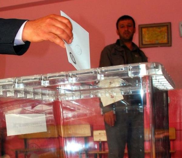 10260 se�menin oy kulland��� G�roymak'da 9905 oy ge�erli say�ld�