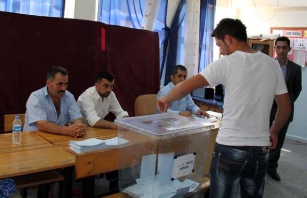 1669 se�menin oy kulland��� �atalzeytin'de 1642 oy ge�erli say�ld�.