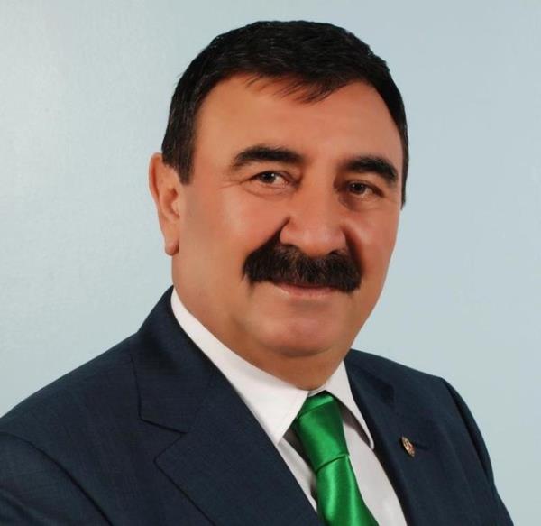 <p><b>G�M�</b></p>  AK Parti Afyonkarahisar Milletvekili Halil �r�n, resmi olmayan sonu�lara g�re, Afyonkarahisar'�n Emirda� il�esine ba�l� G�m� beldesi belediye ba�kanl���n�, AK Parti'nin aday� Hakk� Tekin'in kazand���n� bildirdi.