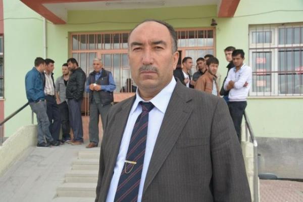 <p><b>BA�LAMA</b></p>  Ni�de merkeze ba�l� Ba�lama Beldesi'nde yenilenen belediye ba�kanl��� se�imini MHP'nin aday� Murat Karakuzu kazand�.