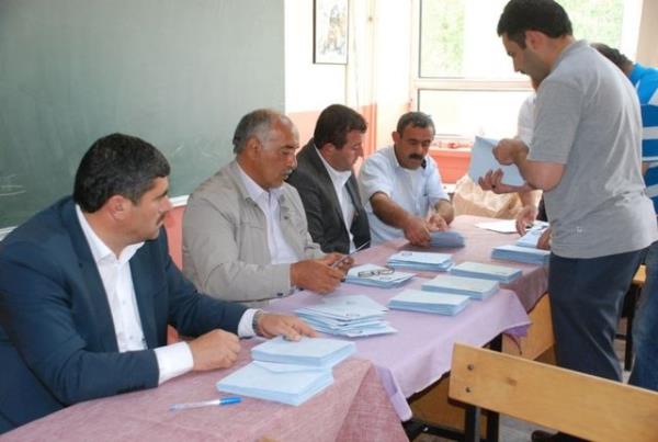 2852 se�menin oy kulland��� Ye�ilyurt'ta 2842 oy ge�erli say�ld�.