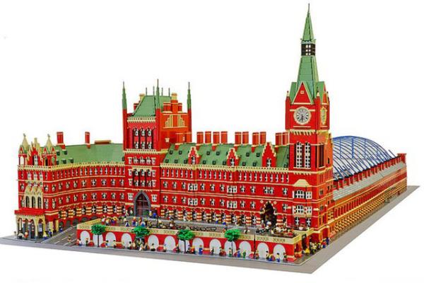 <p><b>6. Lego </b></p>  Ebeveynlerin hakk�n� yemeyelim, zekam�z geli�sin diye lego benzeri �eyler ald�lar ama asla "20 lego benzeri" fiyat�na sahip orijinal lego ald�ramad�k.