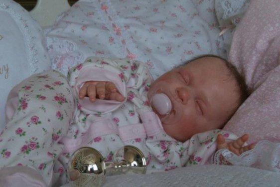 Sahte bir bebe�e sahip olman�n bedeli 1000 TL ile, 4000 TL aras�nda de�i�iyor.