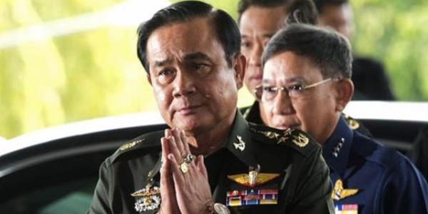 rdunun ynetime el koymasnn ardndan, General Prayuth Chan-ocha kendisini babakan ilan etti. Bakent Bangkok'ta dzenlenen trenle kraliyet onay da alan Genereal Prayut Chan-Ocha, lkeyi ynetmesi iin resmi olarak atanm oldu.