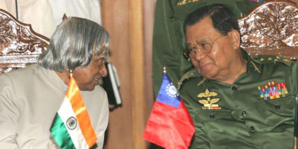 23 Nisan 1992 tarihinde, dnemin devlet bakan Saw Maung beklenmedik bir ekilde salk sorunlarn gereke gstererek istifa etti. Than Shwe devlet bakan, Savunma Bakan ve Silahl Kuvvetler Komutan olarak onun yerini ald. Burma olan lkenin ismini Myanmar olarak deitirdi.