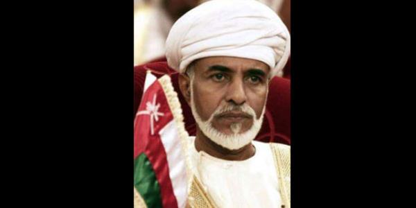 ran-Irak Sava boyunca tarafszln koruyan Kabus Bin Said, Bat ve Amerika ile ilikilerinde de sk bir ba kurdu. Bu sayede bir denge poltikas izlemeyi baard. 1992 ylnda Yemen ile snr problemini zen Kabus, gnmzde kan halk ayaklanmalarnda sokaklara dklenlerin taleplerine yant vermeyi baard.