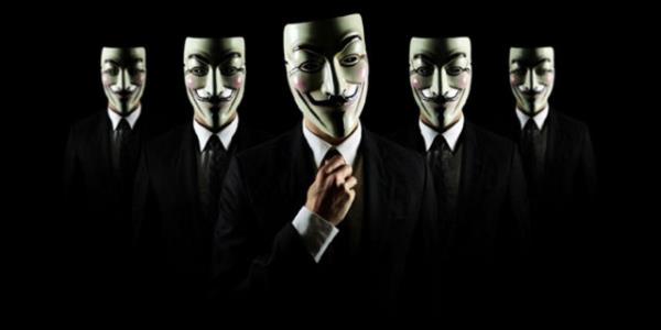 Maske ise hikayenin kahraman� Guy Fawkes'in felsefesini a�arak '�zg�rl�k��ler'in sembol� haline geldi...