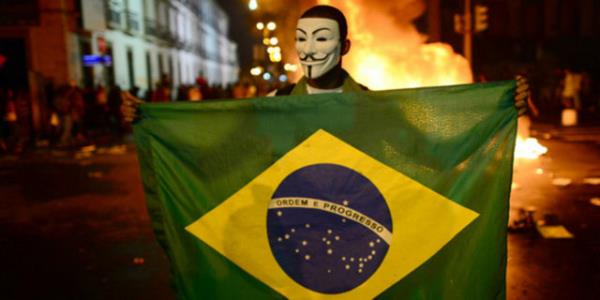 Maskeler son olarak Brezilya'daki eylemlerde de yo�un olarak kullan�ld�...