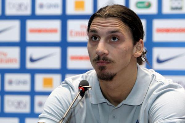 Muhabir: "Zayf ayanla mthi bir gol attn". Zlatan Ibrahimovic: "Benim zayf ayam yok."