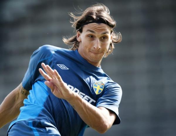 "Capello bana Juventus'ta topa en iyi kimin vurduunu sordu. Ona 'Nedved ya da Del Piero'mu?' diye sordum. o se 'Hayr. kaleci antrenr. nk her gn 1000 kez topa vuruyor" diye cevaplad. O gnden beri her gn ut alrm."